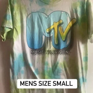 Mens small graphic T